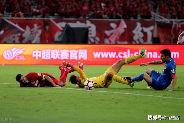 马刺与前锋特里·泰勒签署训练营协议，阵容增至21人